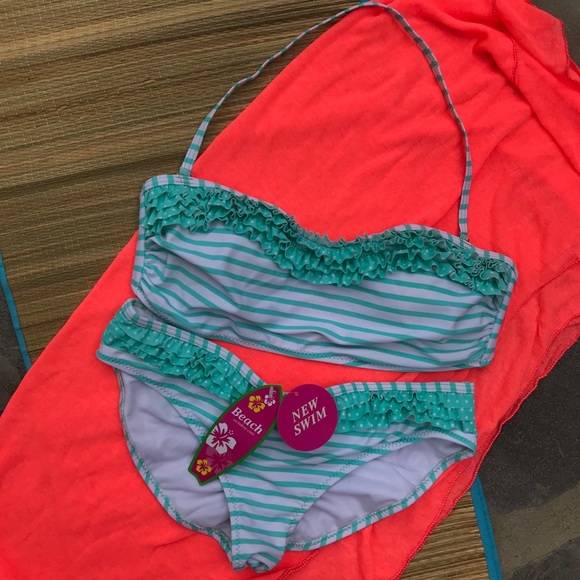 Ruffled Swimsuit- Medium/Large - Picture 6 of 6